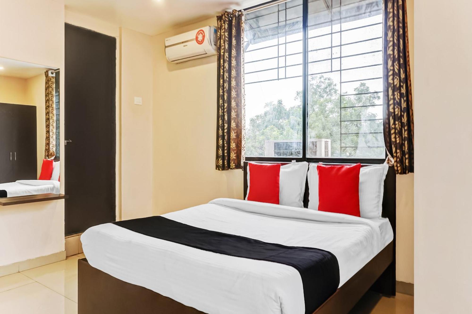 פונה Hotel O Log Inn Plaza Near Eon It Park מראה חיצוני תמונה