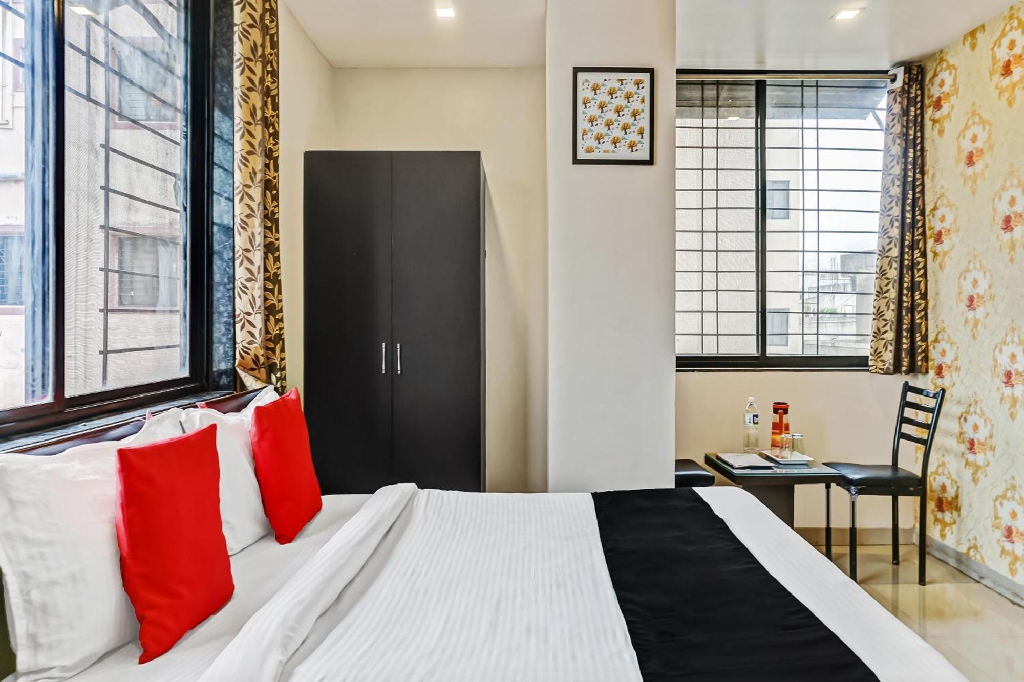 פונה Hotel O Log Inn Plaza Near Eon It Park מראה חיצוני תמונה