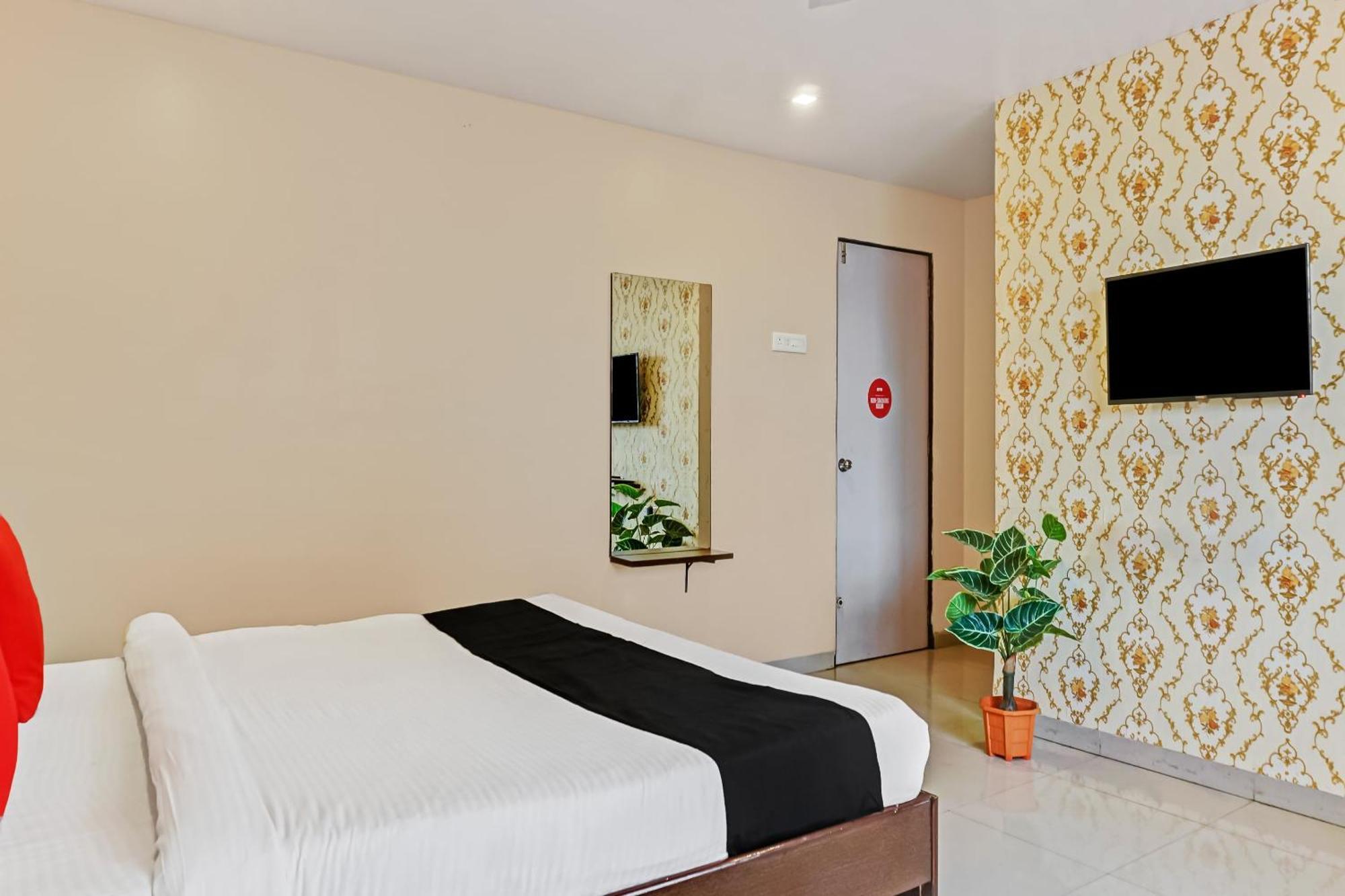 פונה Hotel O Log Inn Plaza Near Eon It Park מראה חיצוני תמונה