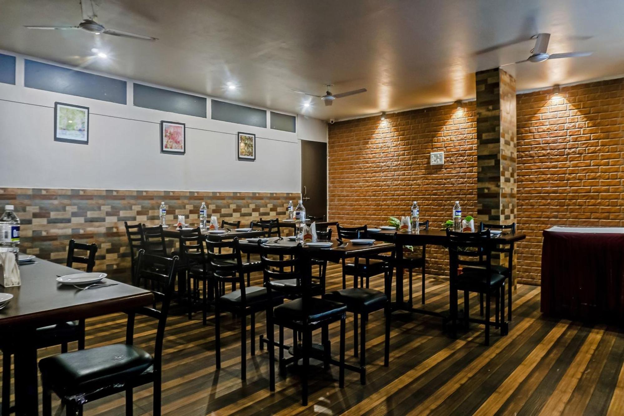פונה Hotel O Log Inn Plaza Near Eon It Park מראה חיצוני תמונה