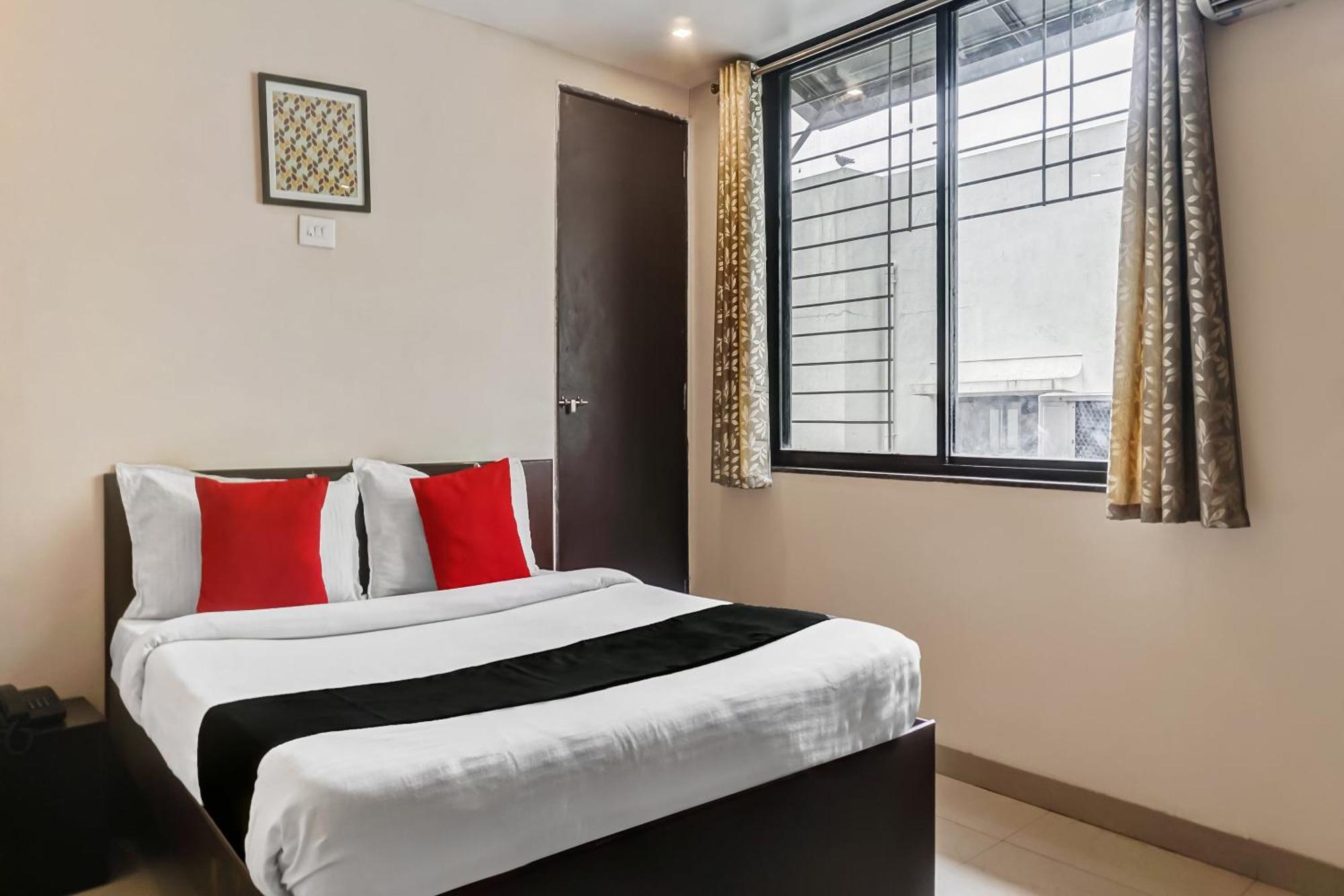פונה Hotel O Log Inn Plaza Near Eon It Park מראה חיצוני תמונה