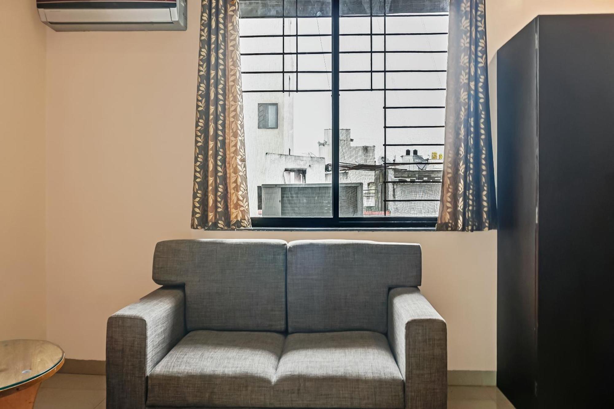פונה Hotel O Log Inn Plaza Near Eon It Park מראה חיצוני תמונה