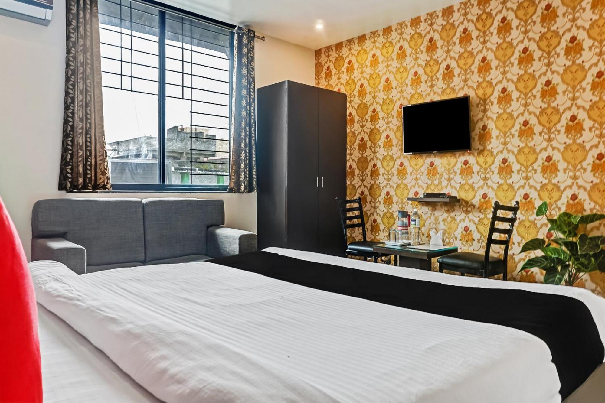פונה Hotel O Log Inn Plaza Near Eon It Park מראה חיצוני תמונה