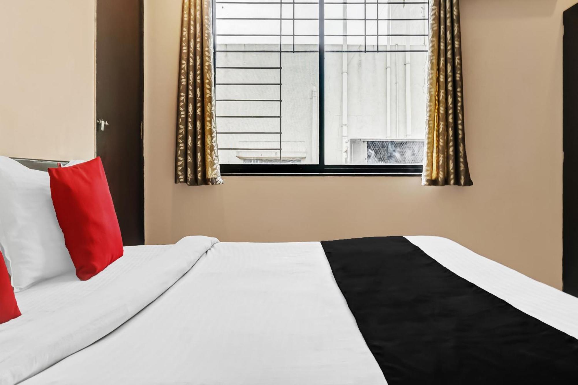 פונה Hotel O Log Inn Plaza Near Eon It Park מראה חיצוני תמונה