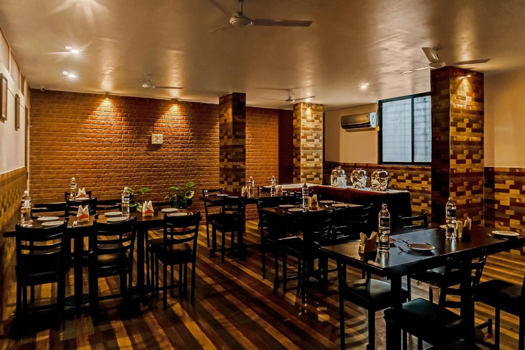 פונה Hotel O Log Inn Plaza Near Eon It Park מראה חיצוני תמונה