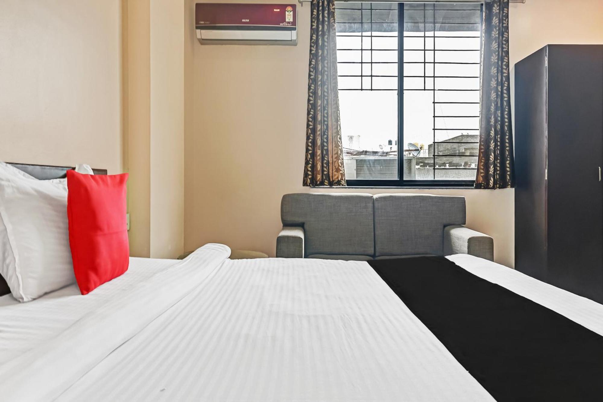 פונה Hotel O Log Inn Plaza Near Eon It Park מראה חיצוני תמונה